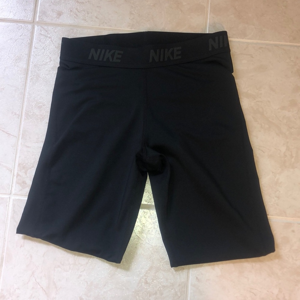 Nike capris black